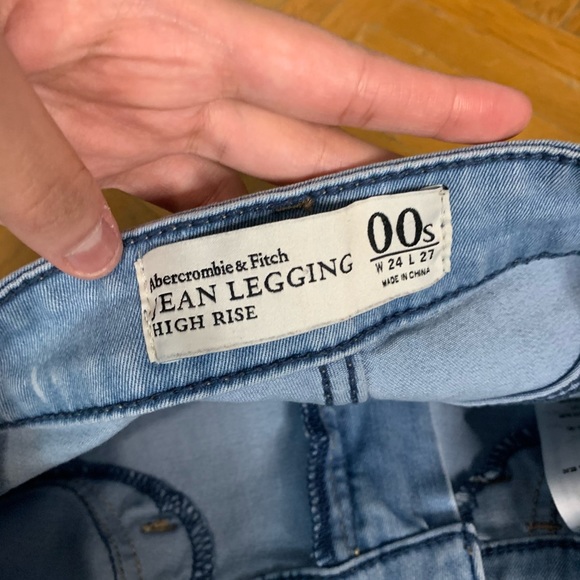 Abercrombie High Rise Jean Legging Light Wash - Picture 10 of 12